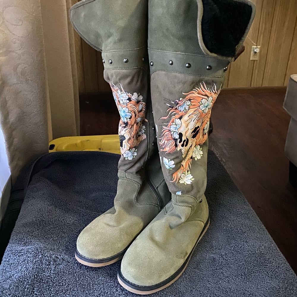 Ed Hardy Boots RARE - Picture 2 of 4